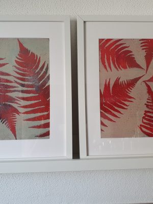 VERKAUFT ! 2er SET Farne in rot. Gelliart. Druck auf der Gelplatte in Acryl