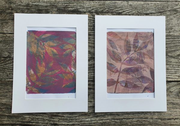 2er SET Monoprint auf der Gelplatte. Handgemacht aus Blättern in braun, gold, blau, violett