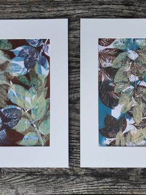 2er SET Monoprint auf der Gelplatte. Handgemacht aus Blättern in blau, braun und beige.