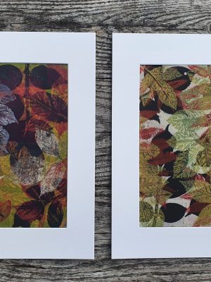 2er SET Monoprint aus Blättern. Handgemacht auf der Gelplatte. In grün, braun, gold, schwarz
